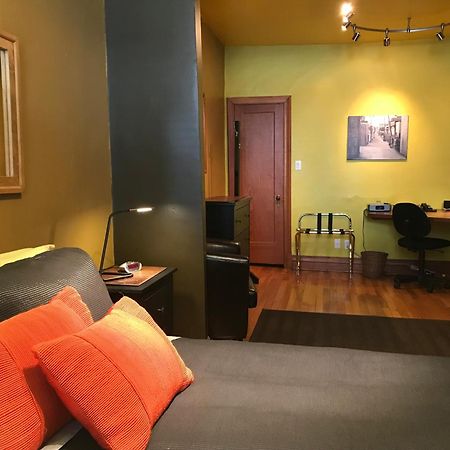 A La Carte Bed & Breakfast Montréal Eksteriør billede